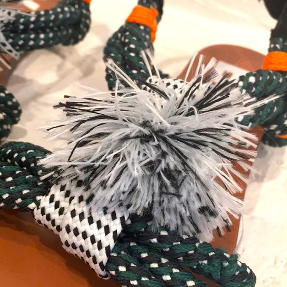 POM POM BUNGEE CORD SANDAL - Picture 9 of 12